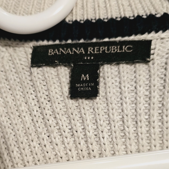 Banana Republic heavy cardigan. Cream color size medium - Picture 2 of 3